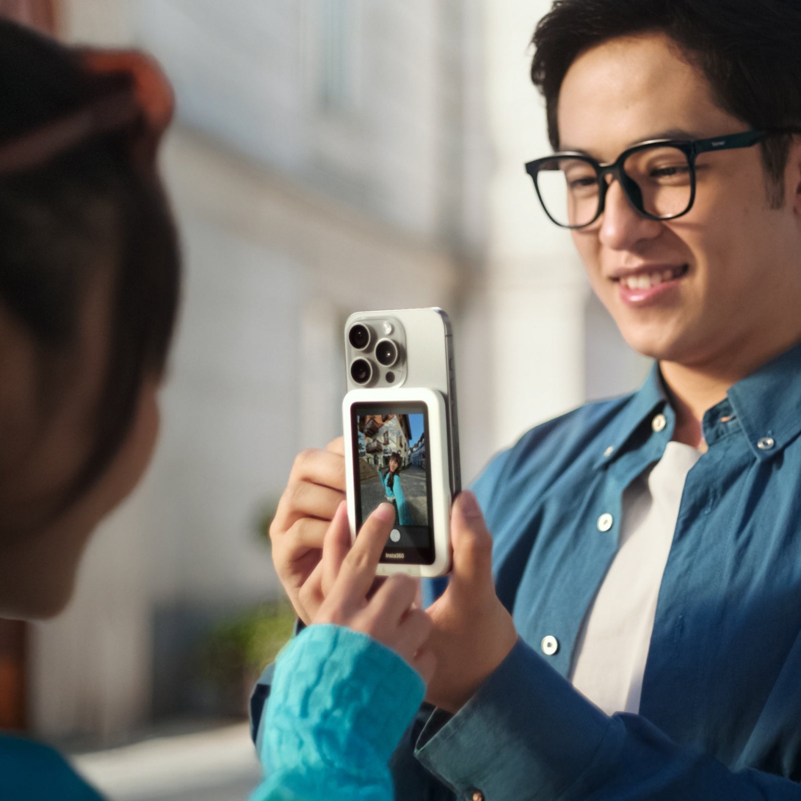 Insta360 Snap Vlog Screen | Upgrade Phone to Pro Camera | Magnetic Rear Camera Selfie Monitor with Touch Control