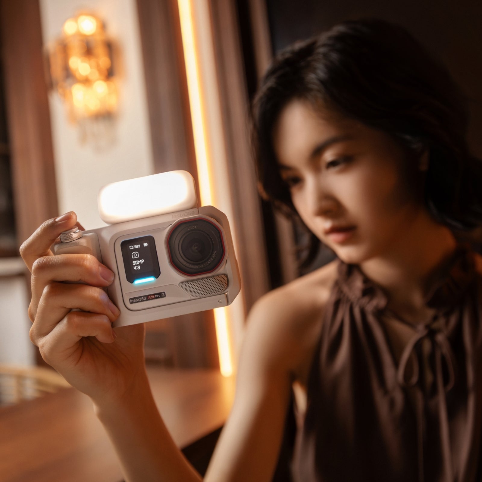 Insta360 2 in 1 Flash Fill Light for Ace Pro 2 Magnetic LED Video Light